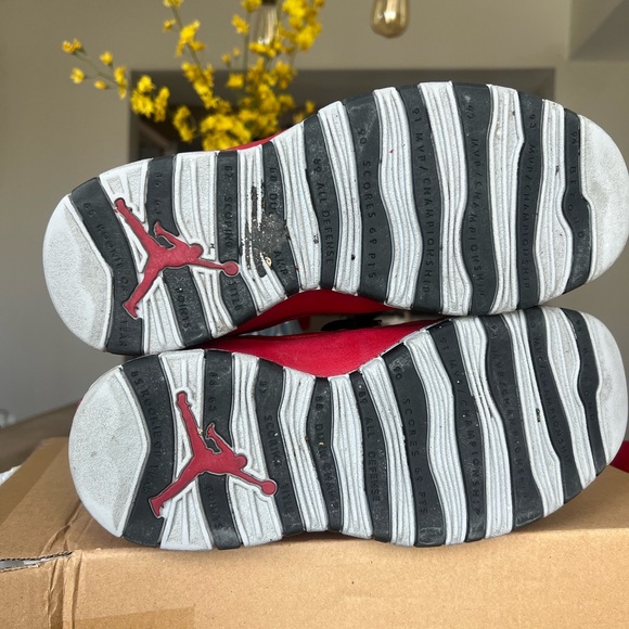 Red/Blk Men red retro bulls - Picture 3 of 5